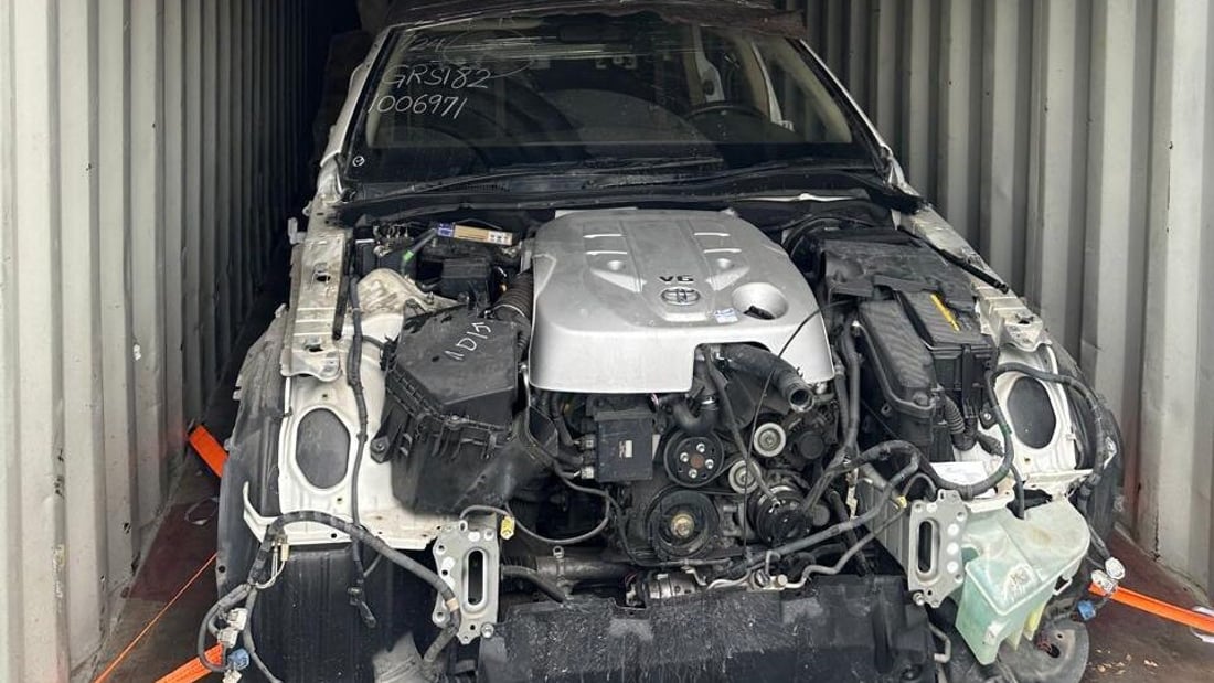 صور: ضبط 25 سيارة “أدوات” في منفذ أم قصر