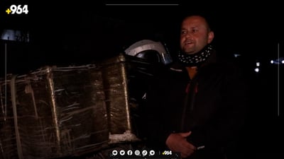 گەنجێک کولێرەی گەرم بە ماتۆڕ دەباتە گوندە دوورەدەستەکان