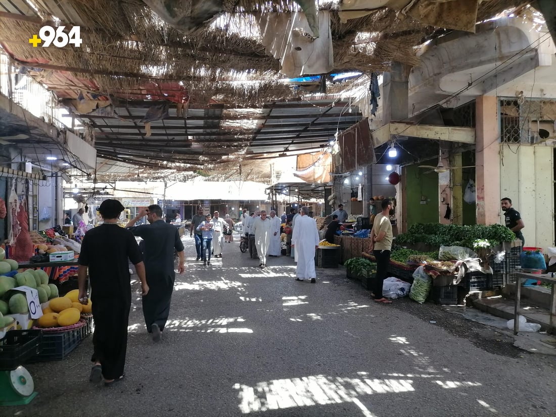 صور: ليمون هيت الأخضر يباع قبل أن ينضج والزبائن من مرضى ضغط الدم