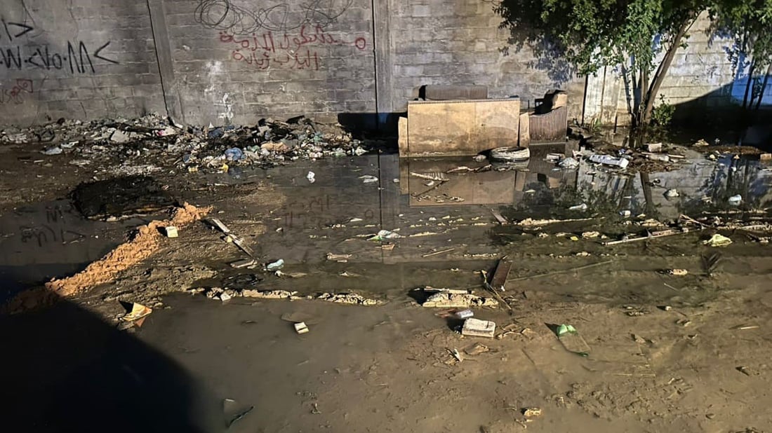 صور: المجاري طفحت قبل أول زخة مطر.. نداء عاجل من أهالي المشتل لأمانة بغداد