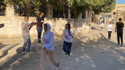 أول ماراثون للبنات بحضور الأمهات في الناصرية.. من جسر الزيتون حتى المنتزه (فيديو)