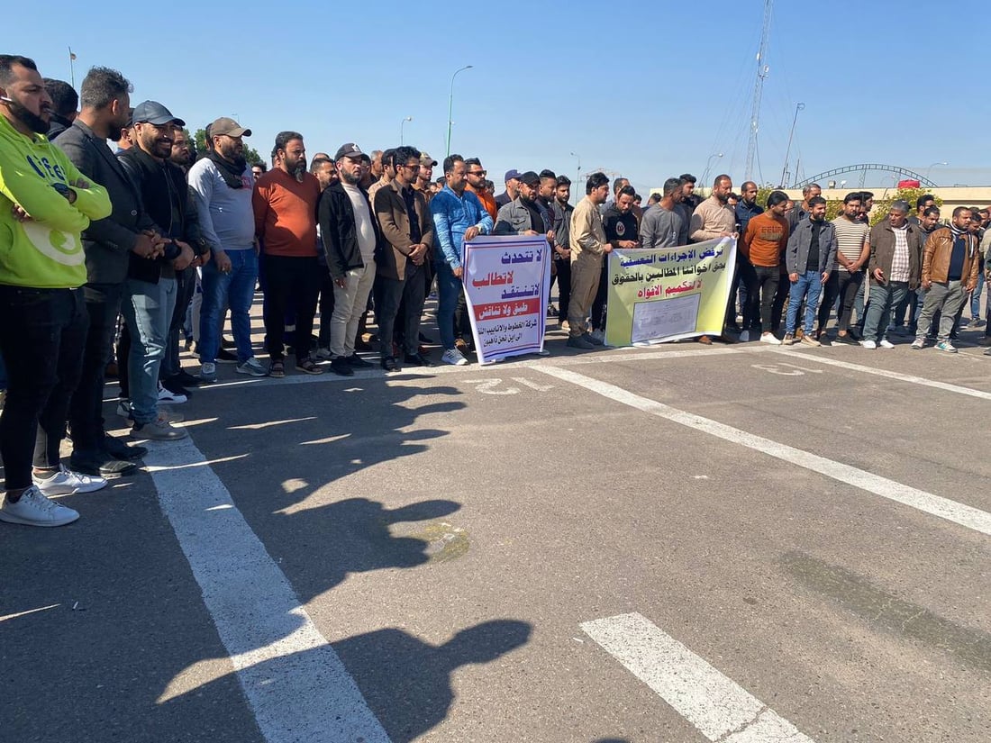 بغداد سحبت الصلاحيات.. إحالة 3 موظفين للتحقيق تثير سخط زملائهم في البصرة (صور)
