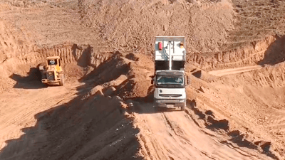Tuz Khurmatu man constructs a pond to support wildlife during summer