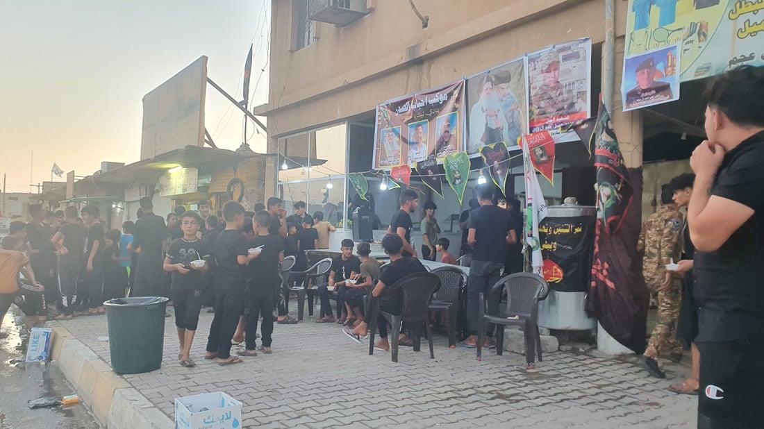 صور: مواكب تلعفر توزع كل شيء من الفجر حتى منتصف الليل.. والمطاعم شبه مغلقة