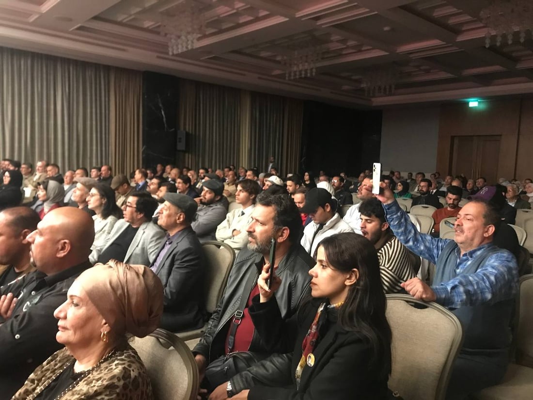 صور: جعفر الخفاف في مربد البصرة.. “أحبيني” للسياب سرقت إعجاب الحضور العربي