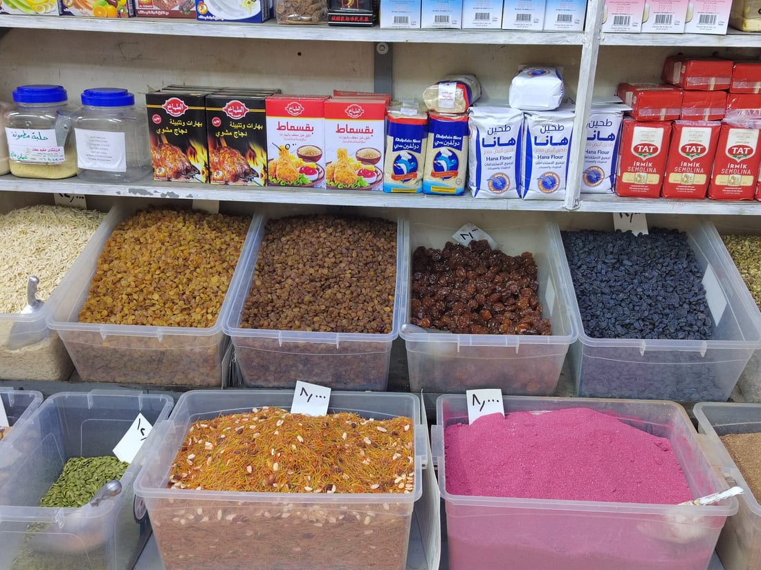 دوکانە رەنگاورەنگەکەی حەکیمی ئاڵەت 70 ساڵ تەمەنی کردووە