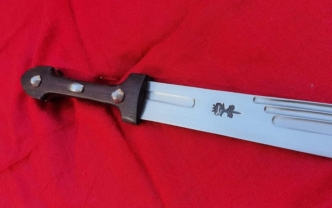 صور لسيوف طويريج البتارة.. يستغرق صنع القطعة 15 يوماً!