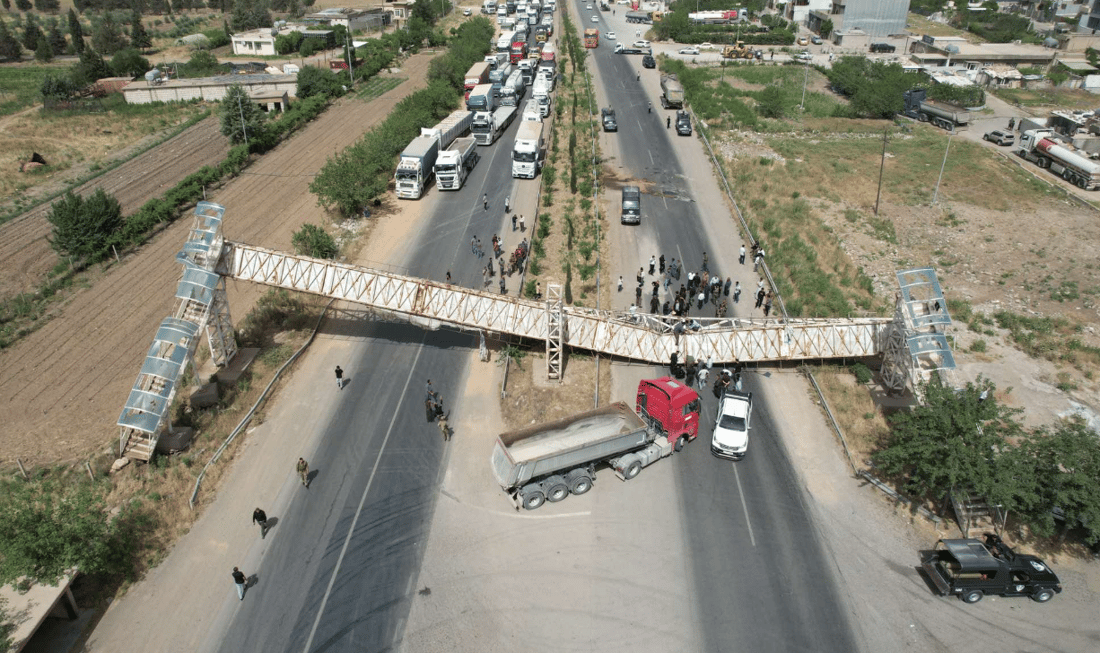 تیمەکان سەرقاڵی لابردنی پردە رووخاوەکەن لە سنووری بازیان