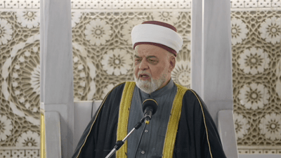 خطيب جمعة أبو حنيفة يهاجم إيقاف العفو ويخاطب الاتحادية: هذا ولاء للشيطان