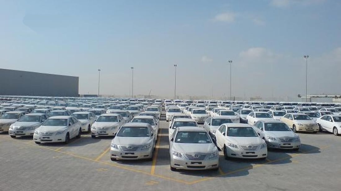 القرار بيد السوداني والكمارك.. توضيح من المرور بشأن تسجيل السيارات “المعلاية”