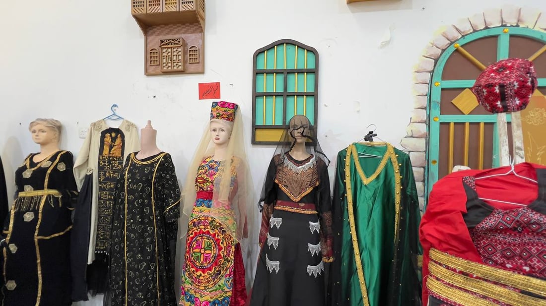 كان يوماً مزدحماً لدى بنات البصرة.. صور من الحضور الكبير في “الفنون الجميلة”