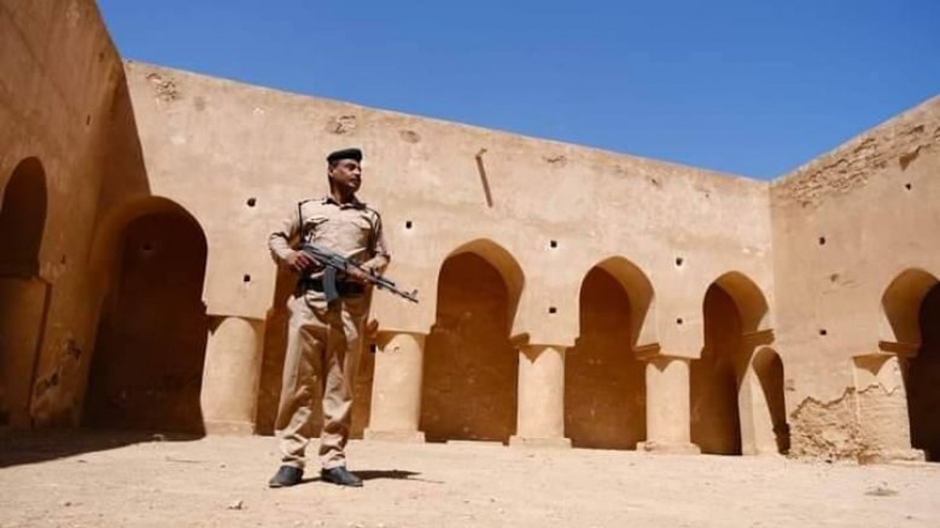 العثور على قطعة أثرية تعود لعصور قديمة في الديوانية (صورة)