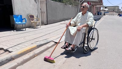 أصيب في حرب إيران لكن نشاطه لفت انتباه مدير بلدية المشخاب فصوّر هذا الفيديو