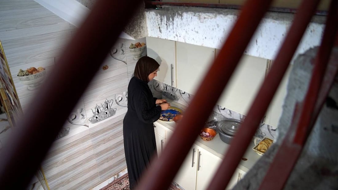 نور علي.. جامعية تدير “معجنات سكر” من المنزل وتبحث عن متجر في الكوت