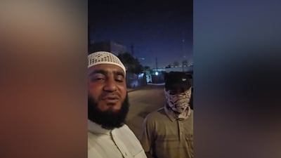 شاهد: سائق “ديلفري” يتبرع بذهب زواجه لبناء مسجد في العامرية