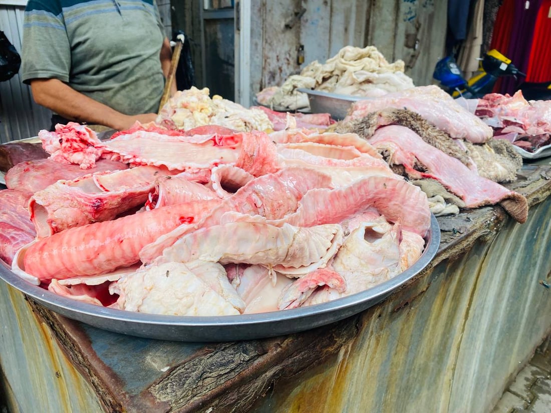 صور: هذا وقت “الكراعين” في العمارة.. وزبائن المحمودية يفضلون “باچة” العجل