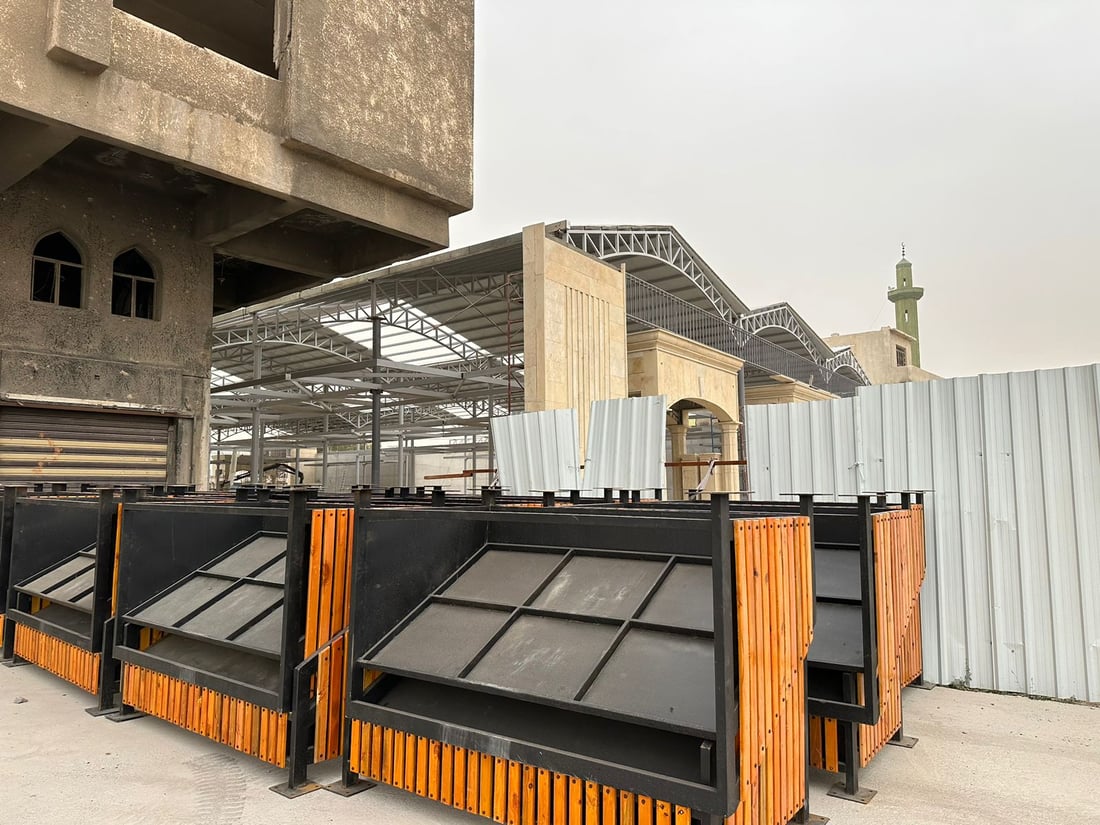 العمل يشارف على نهايته.. جولة مصورة من سوق الموصل النموذجي في باب الطوب