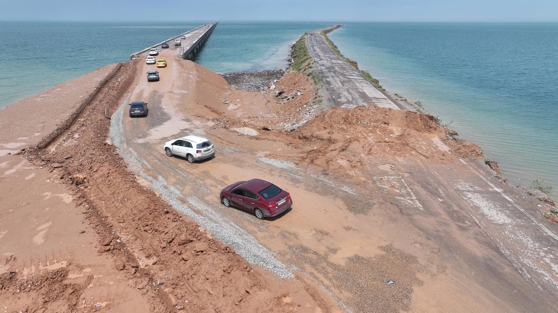 صور لأطول جسر في العراق.. ديالى تحتفل فوق بحيرة حمرين بطول تجاوز 7كم