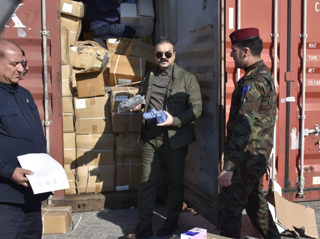 مخبأة خلف أقمشة.. إحباط تهريب أدوية ومستلزمات طبية عبر ميناء أم قصر