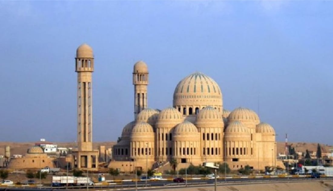 الموصل: عامل يسقط من قبة الجامع الكبير.. وينجو بإصابات وجروح