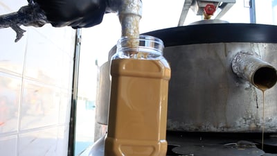 فيديو.. راشي بعشيقة “أصلي جداً” والزبائن من أوروبا والخليج