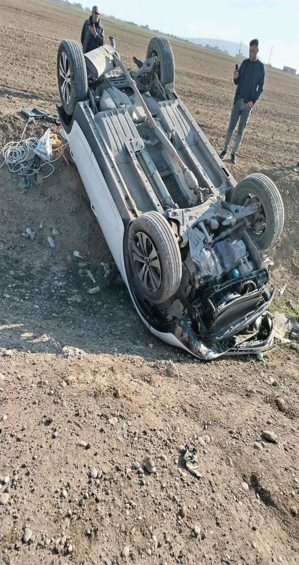 صور: انقلاب “كيا” بحادث تصادم مع “دورنكو” على طريق بعشيقة – برطلة