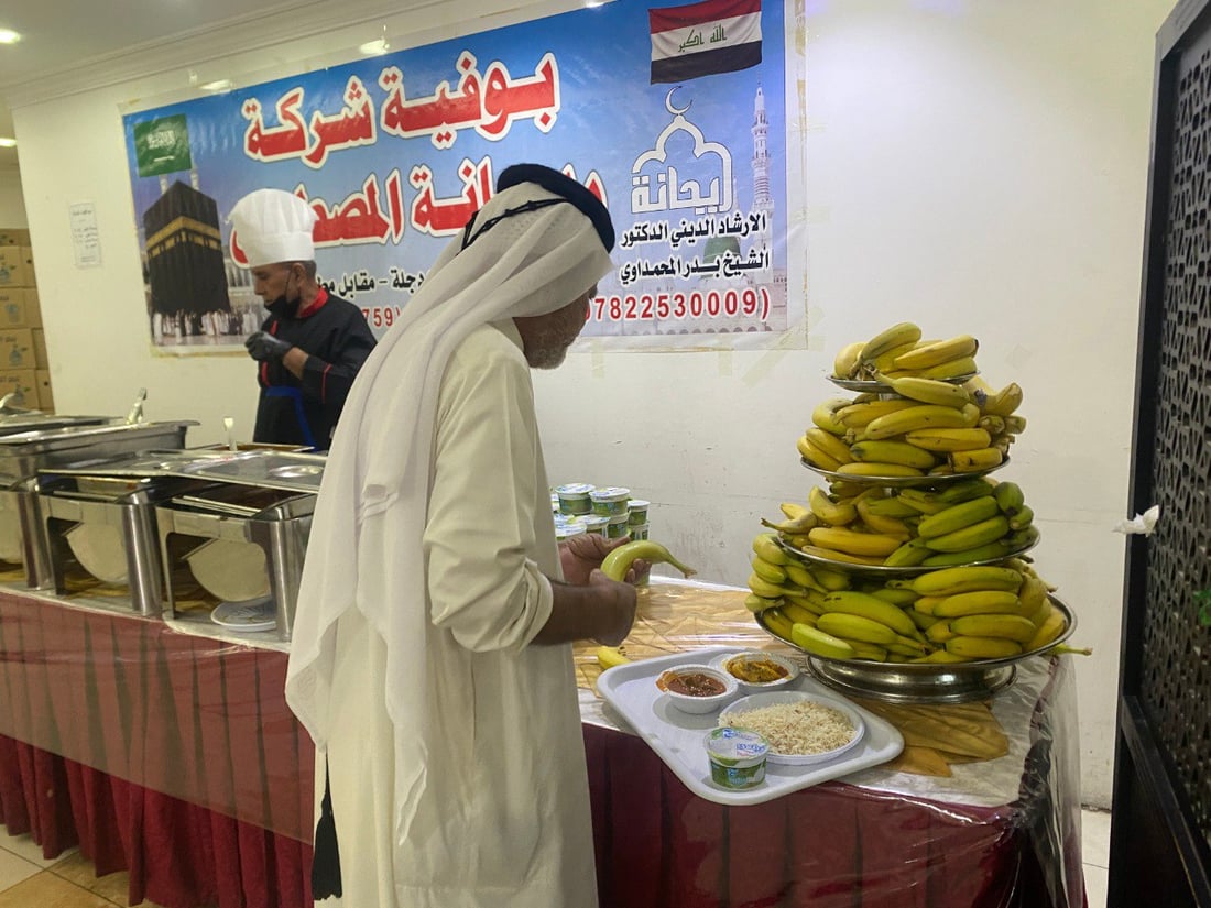 رجال دين وطباخون وبدأ تدريب العمرة.. لا بد من دولما في السعودية (صور)