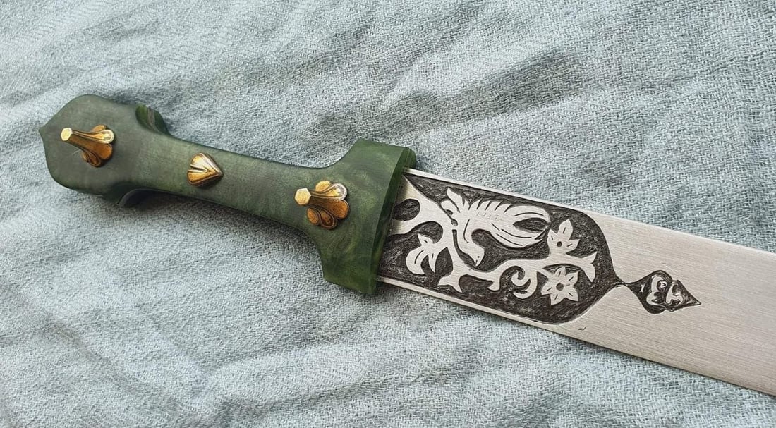 صور لسيوف طويريج البتارة.. يستغرق صنع القطعة 15 يوماً!