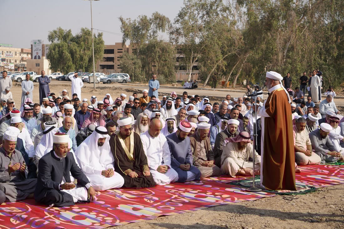 صغاراً وكباراً يتضرعون إلى الله.. صور من صلاة الاستسقاء في الرمادي وتكريت