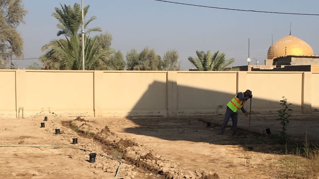 البصرة: ناحية الهوير تزرع الازهار والاشجار في المدارس (صور)