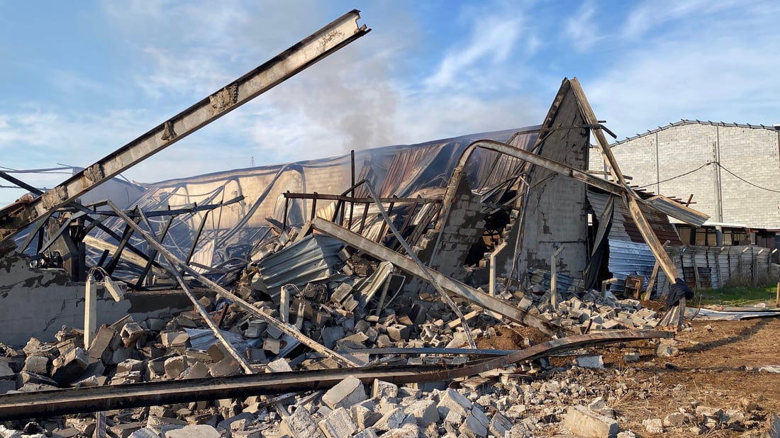 Fire destroys Erbil-Duhok road furniture workshop as owner reports $2m in losses