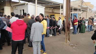 صور: لجان بابل الطبية تكافح لاستيعاب المراجعين بعد وتمدد العمل حتى المساء