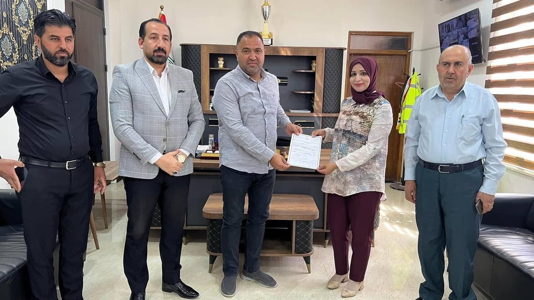 صور: أول امرأة في واسط تتولى منصباً بلدياً.. كرسي “تاج الدين” للمهندسة هديل