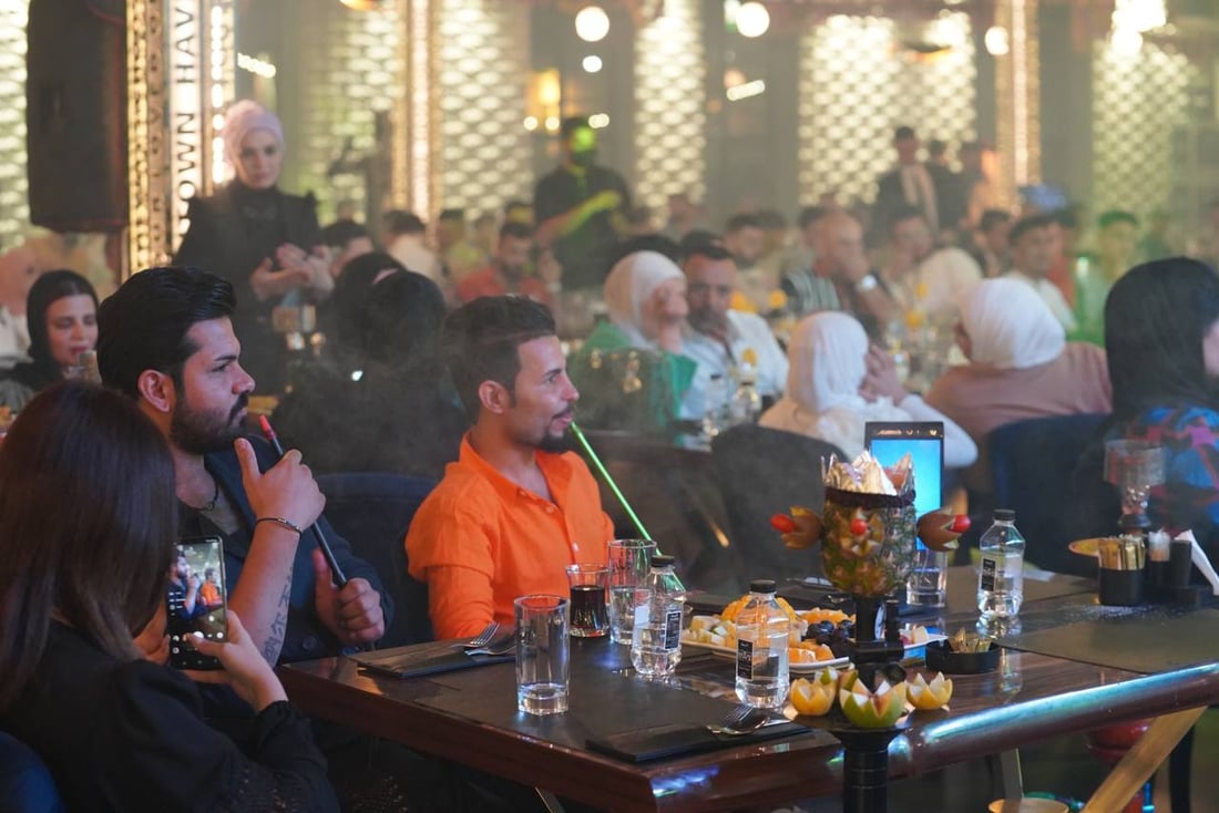 الحفلة مستمرة حتى الآن: صور من ليلة حبيب علي الصاخبة في البصرة.. وحضور من الخليج