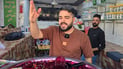 مصلاوي “ما عصبي” لكنه عصبي جداً.. تريند مخللات شغل العراق مع فتى البلازما الغامض