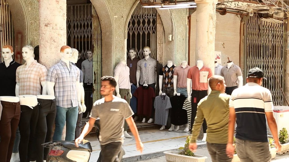 صور من سوق الحبوبي.. الرصيف أمام المحال بـ 250 ألف دينار وفي الفروع “بلاش”