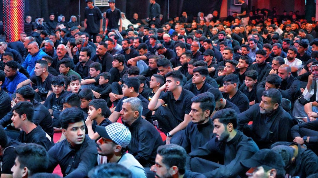 فاقد الموسوي يلهب ليالي النعمانية.. المئات حضروا في حسينية جلال الكناني (صور)