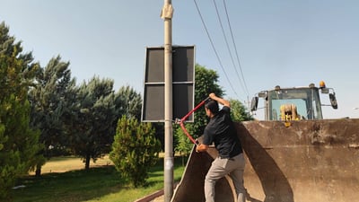 تابلۆ و ریکلامە بازرگانییە نایاساییەکان لە شەقامەکانی هەولێر لادەبرێن