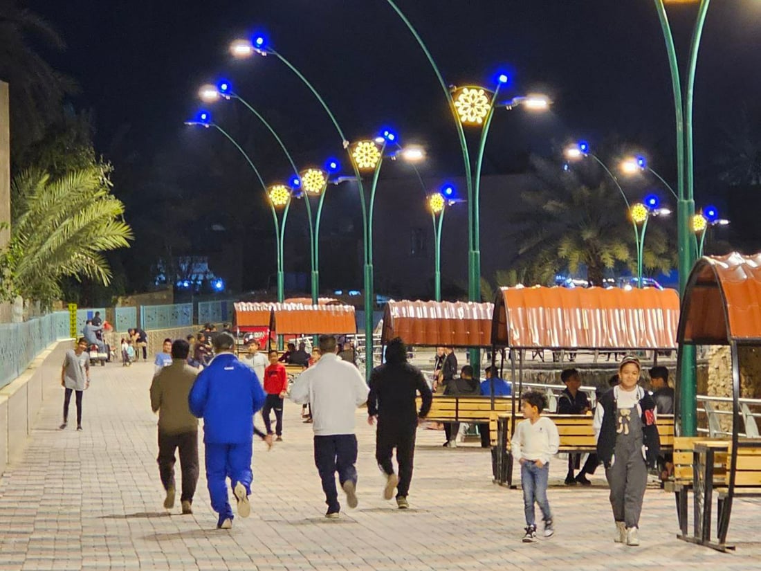 صور: نزهة كورنيش “هيت” أجمل.. قفازات سباحة وممشى عند النهر واستراحة  