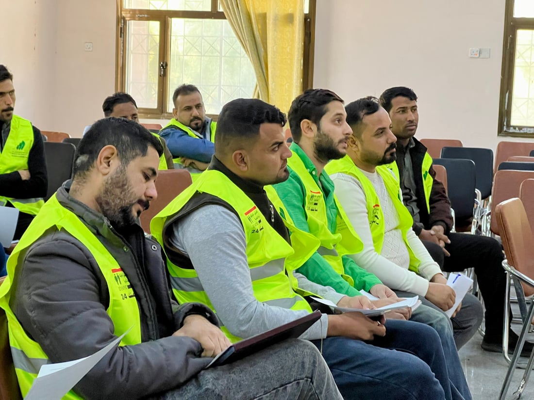 صور: ضباط مرور في مدارس الزبير وسفوان لتدريب المعلمين على السلامة المرورية