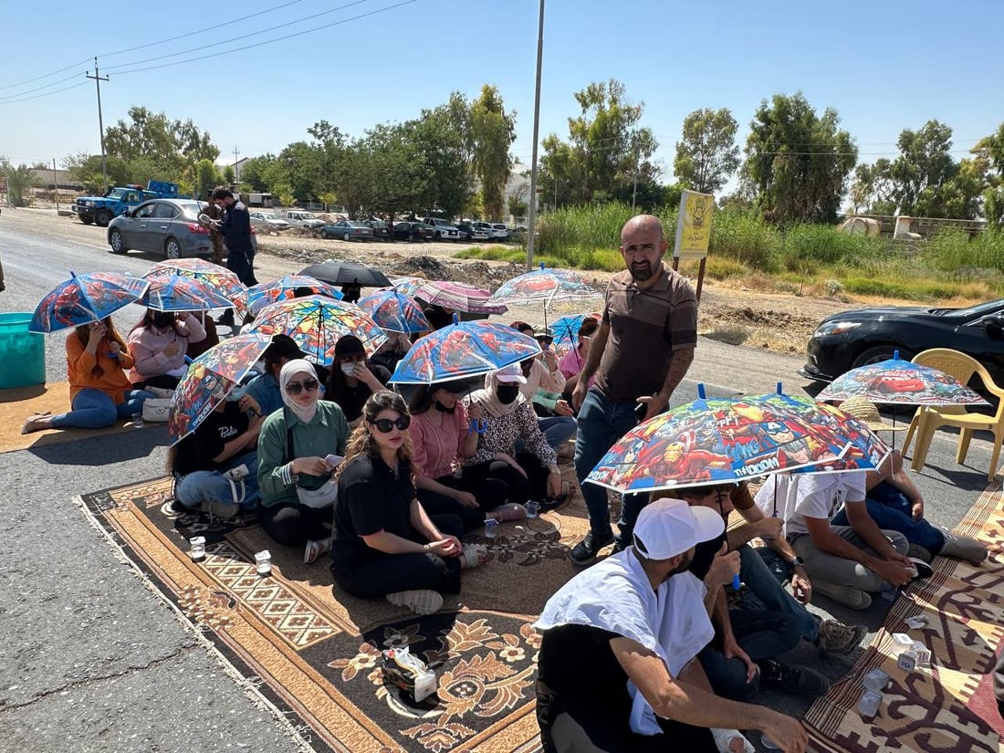 قطع طريق كلار – بغداد.. خريجو جامعة كلار يواصلون احتجاجهم (صور)