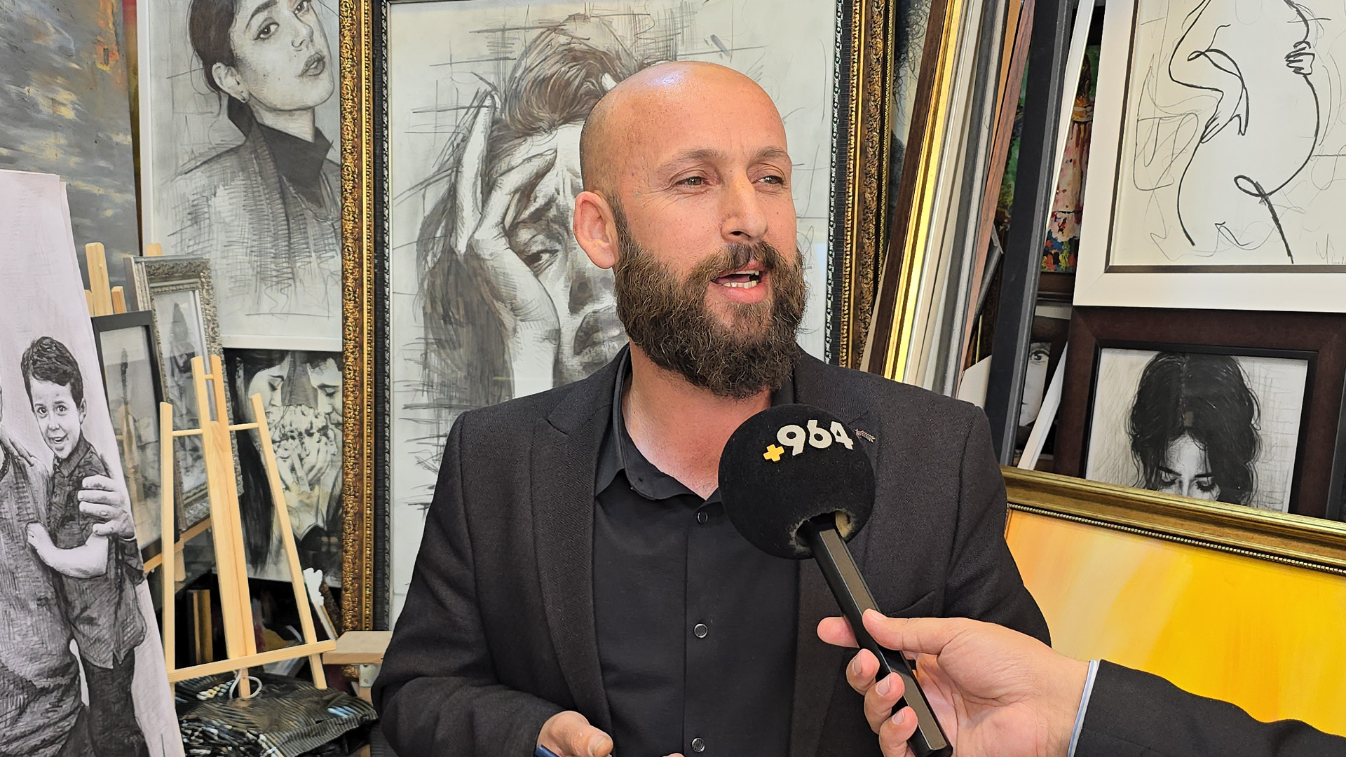 Portrait shop in Sulaymaniyah turns political icons into local draw