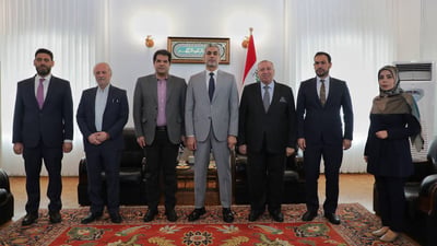 ممثل خامنئي تدخل لحل أزمة الطلبة العراقيين.. وفد من الجامعة في مبنى السفارة