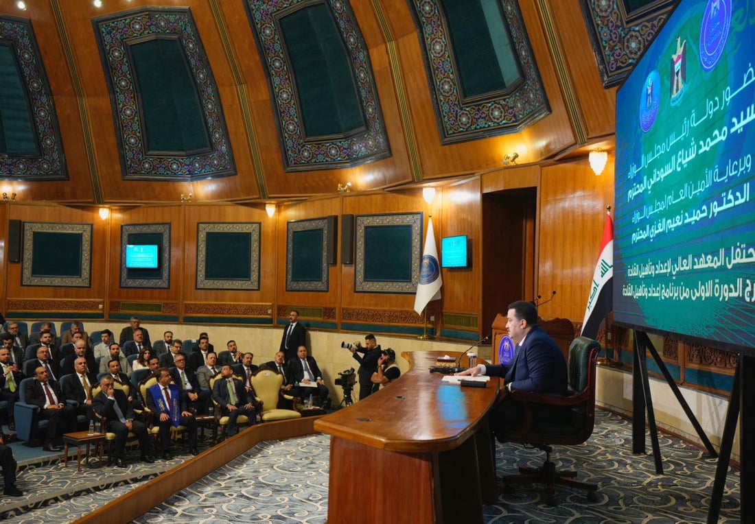 صور من القاعة الفخمة: السوداني يخاطب 48 “قائداً” وينتظر منهم تغيير المعادلة