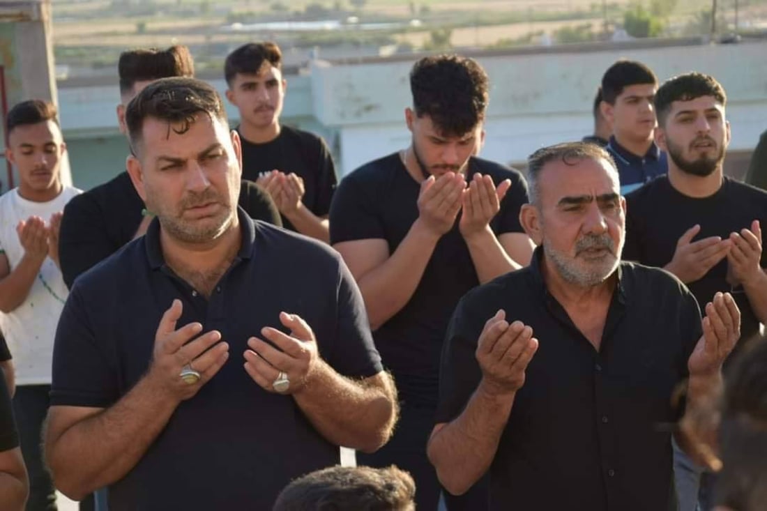 ملا عباس يحث المصلين على مساعدة الفقير وزيارة المريض.. صور من مقام زين العابدين