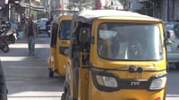 تسجيل التكاتك لم يغير شيئاً.. تملأ شوارع المسيب بإزعاجه...