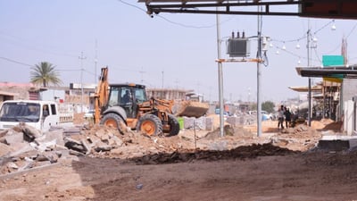 العمل بدأ مجدداً في مدخل بلد.. “المسقفات” عرقلت المقرنص 6 أشهر (صور)