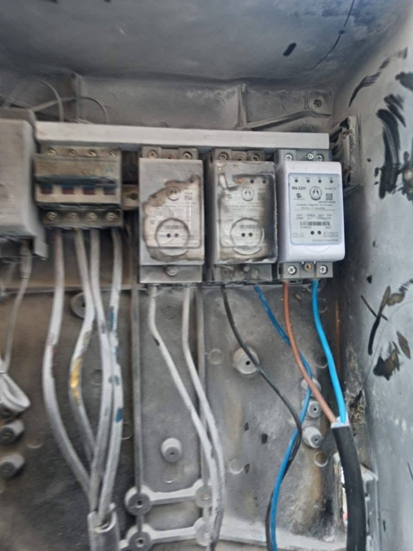 لە دارەسووتاوەکەی سلێمانی کارەبای چەند دوکانێک بڕدرا