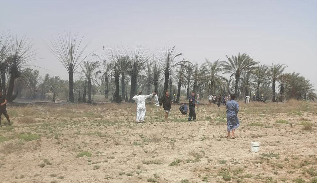 صور من الوركاء: احتراق 400 نخلة في لحظة.. محاولات ثلاثة فرق إطفاء بلا جدوى