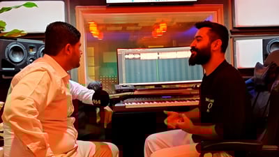 دیار زاهیر گۆرانییەکی یۆنانی بە ستایلی کوردی بڵاودەکاتەوە